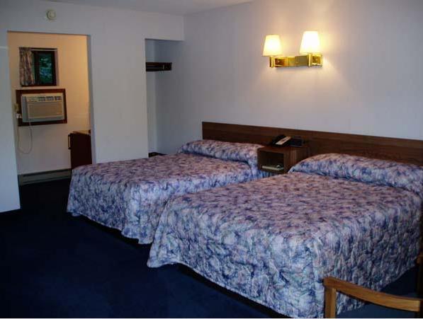 Tall Pines Motel Lake George Værelse billede