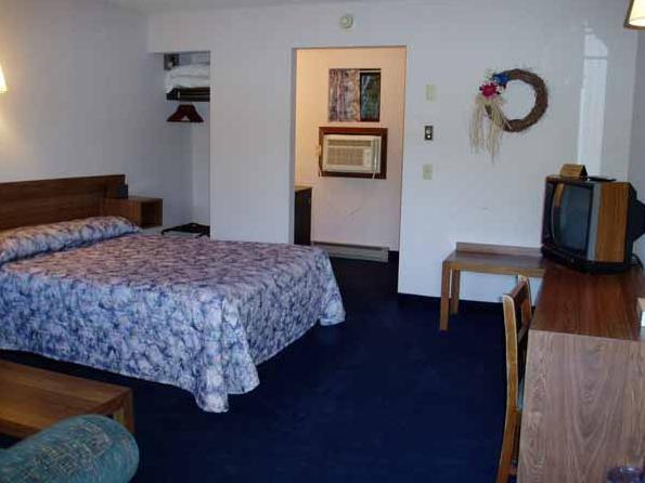Tall Pines Motel Lake George Værelse billede