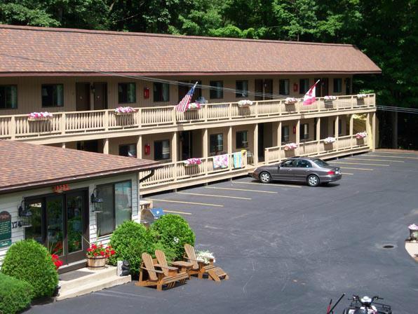 Tall Pines Motel Lake George Værelse billede